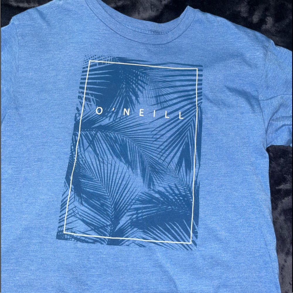 O’Neill beachy shirt.